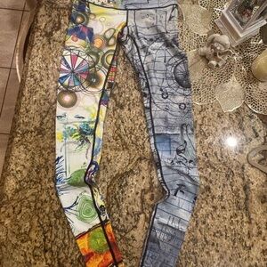 Woman’s Niyama Sol barefoot Multicolor right brain left brain  Leggings.